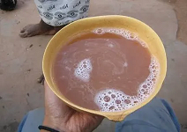 Brukutu, une bière brassée au Nigéria à partir de sorgho et de millet