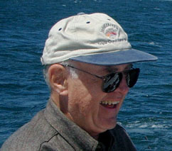 Gordon Moore, docteur en philosophie (1954), cofondateur d'Intel, a formulé l'expression « loi de Moore ».