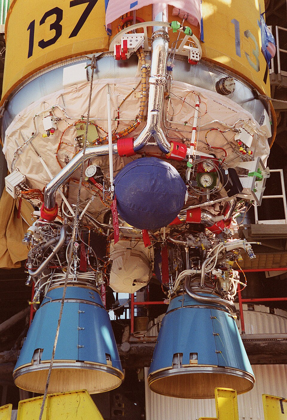Une vue rapprochée des moteurs RL-10 du Centaur IIA.