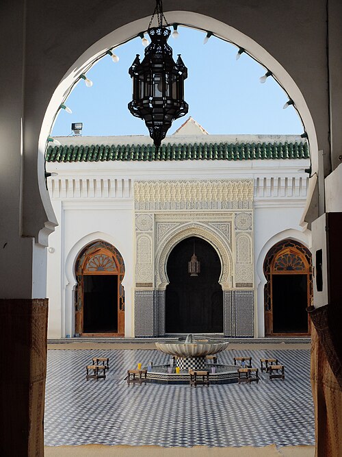 Vue sur la cour intérieure (sahn) de la Grande Mosquée de Meknès