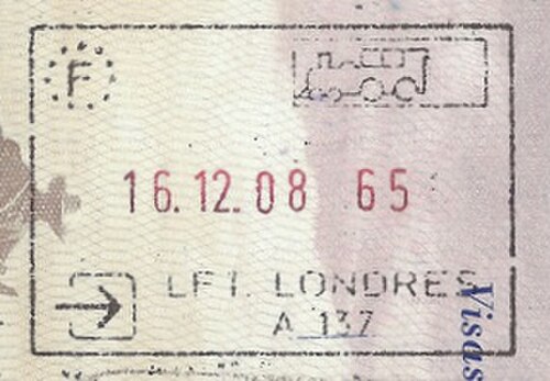 Cachet d'entrée dans l'espace Schengen délivré par la police aux frontières française à la gare internationale de Saint-Pancras (« LFT » signifie « Liaison fixe transmanche »).