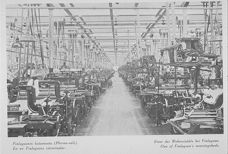 Un atelier de tissage de l'usine Finlayson &amp; Co à Tampere, en Finlande, en 1932