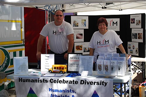 Kiosque des Humanistes, Athées et Agnostiques du Manitoba (HAAM) en 2012.