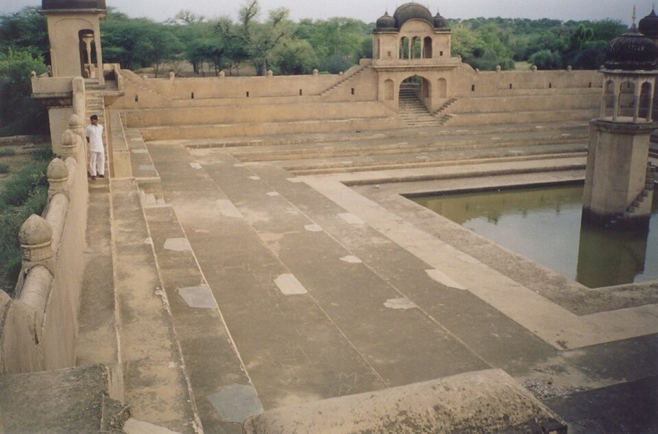 Vue d'un puits à degrés à Fatehpur, Shekhawati