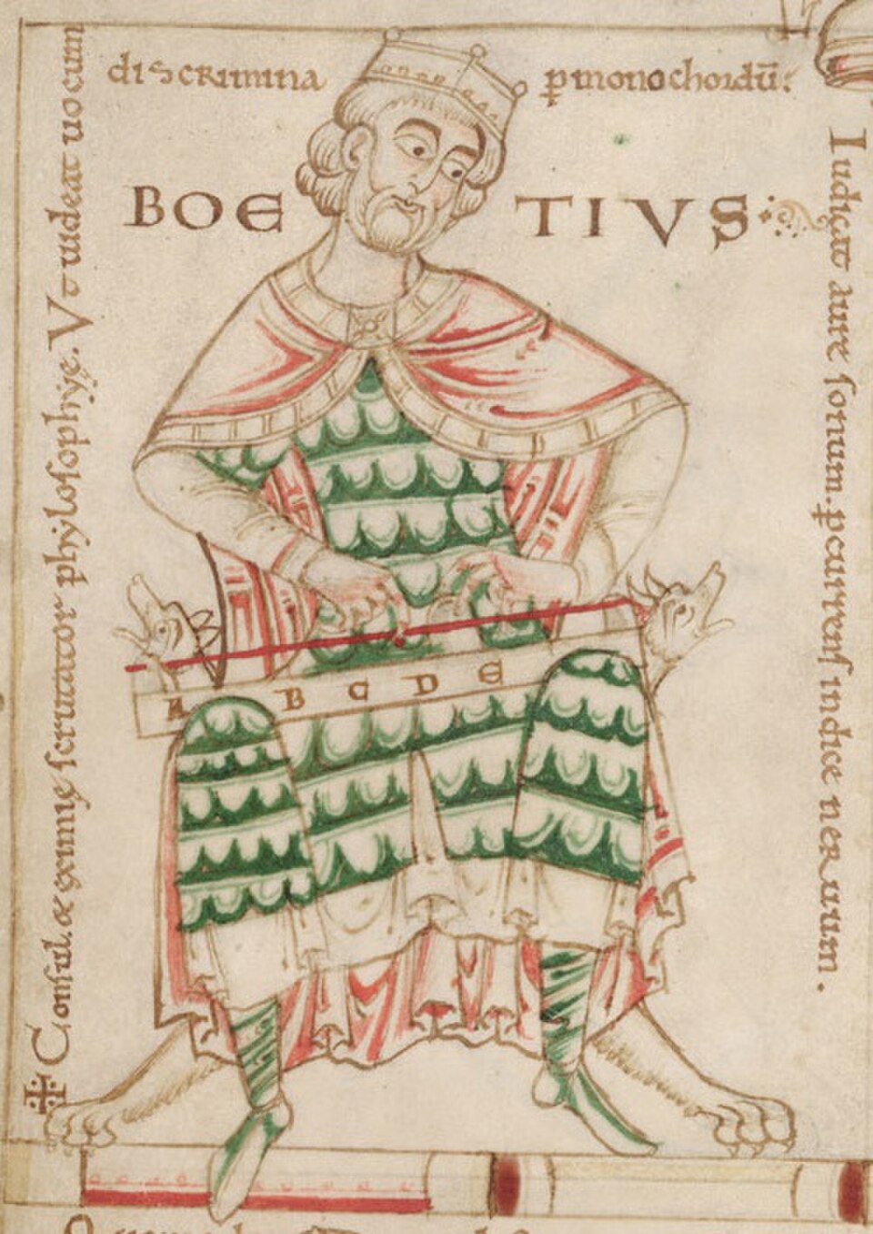 Illustration médiévale représentant Boèce de face sur fond clair, assis, vêtu de vert et d'un manteau rouge.