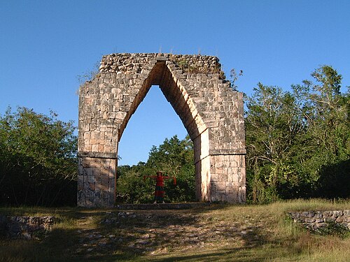 Arc en encorbellement maya