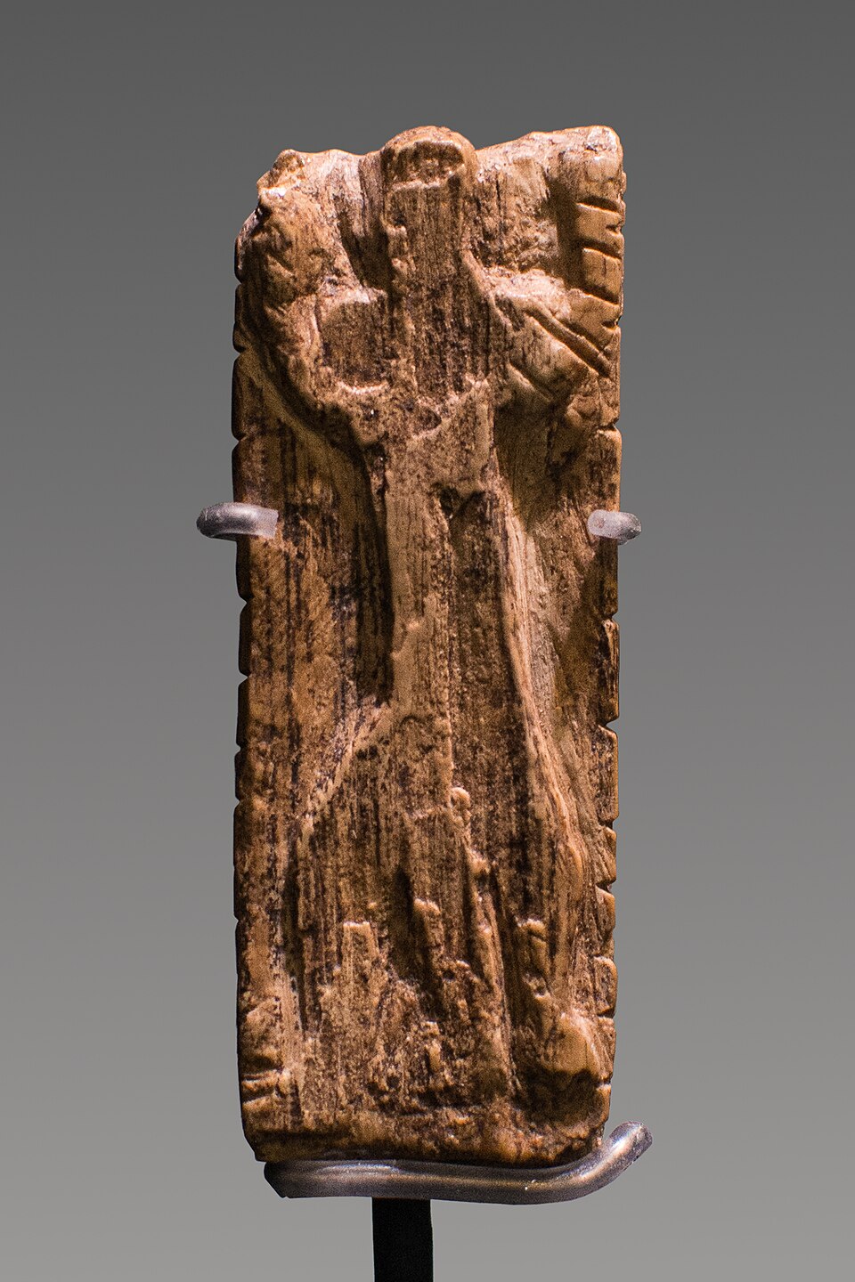 Adorant de la grotte de Geißenklösterle, Allemagne, vers 35 000 à 40 000 ans avant le présent