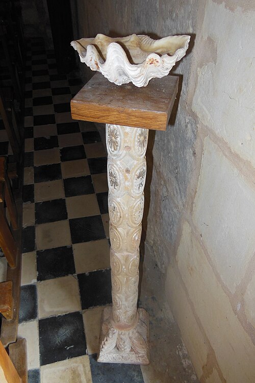 Font des cagots dans l'église Saint-Aubin [fr] à Saint-Aubin, Landes.