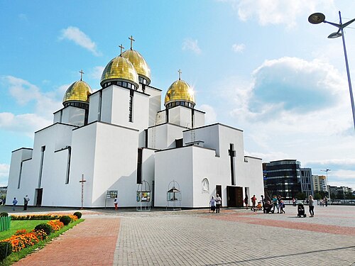 L'église de la Nativité de la Sainte Vierge a été construite en 1995-2001 dans le district de Sykhiv