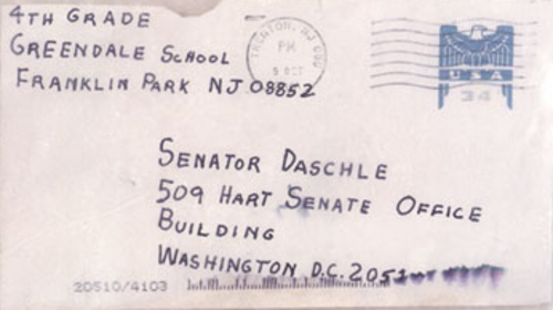 Photographie du recto d'une enveloppe adressée au sénateur Daschle.