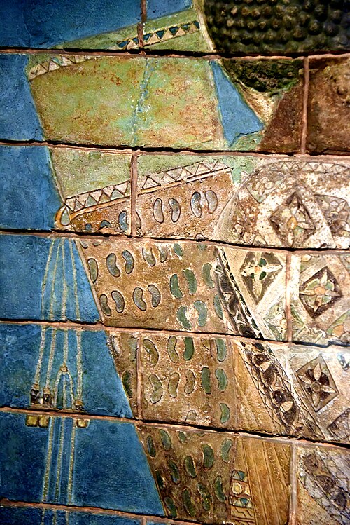 Détail. Garde royal portant un carquois, membre des soi-disant Immortels (les 1000 gardes royaux spéciaux). Provenant de Suse, Iran. 521-500 av. J.-C. British Museum