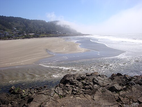 Plage et estuaire à Yachats