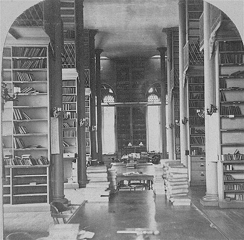 Rayons du hall inférieur, bâtiment Kirby, rue Boylston, 1858–1895