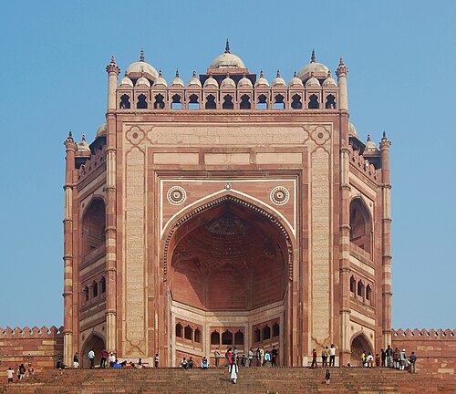 Arches à Buland Darwaza (XVIe siècle après J.-C.)