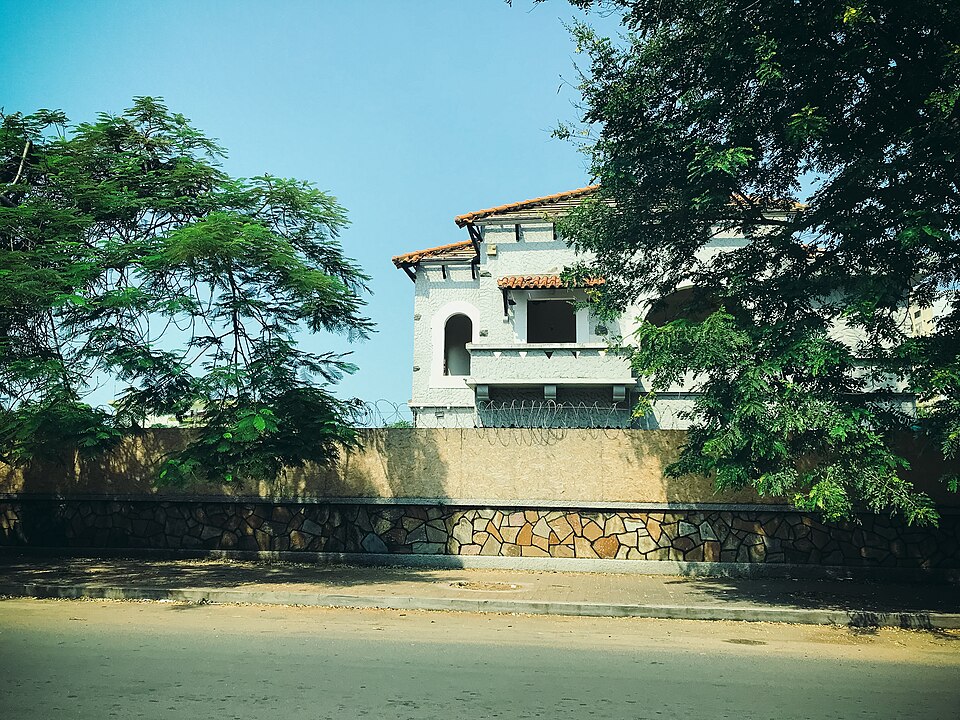 Hôtel particulier préparé pour la démolition Av. Kim Il Sung