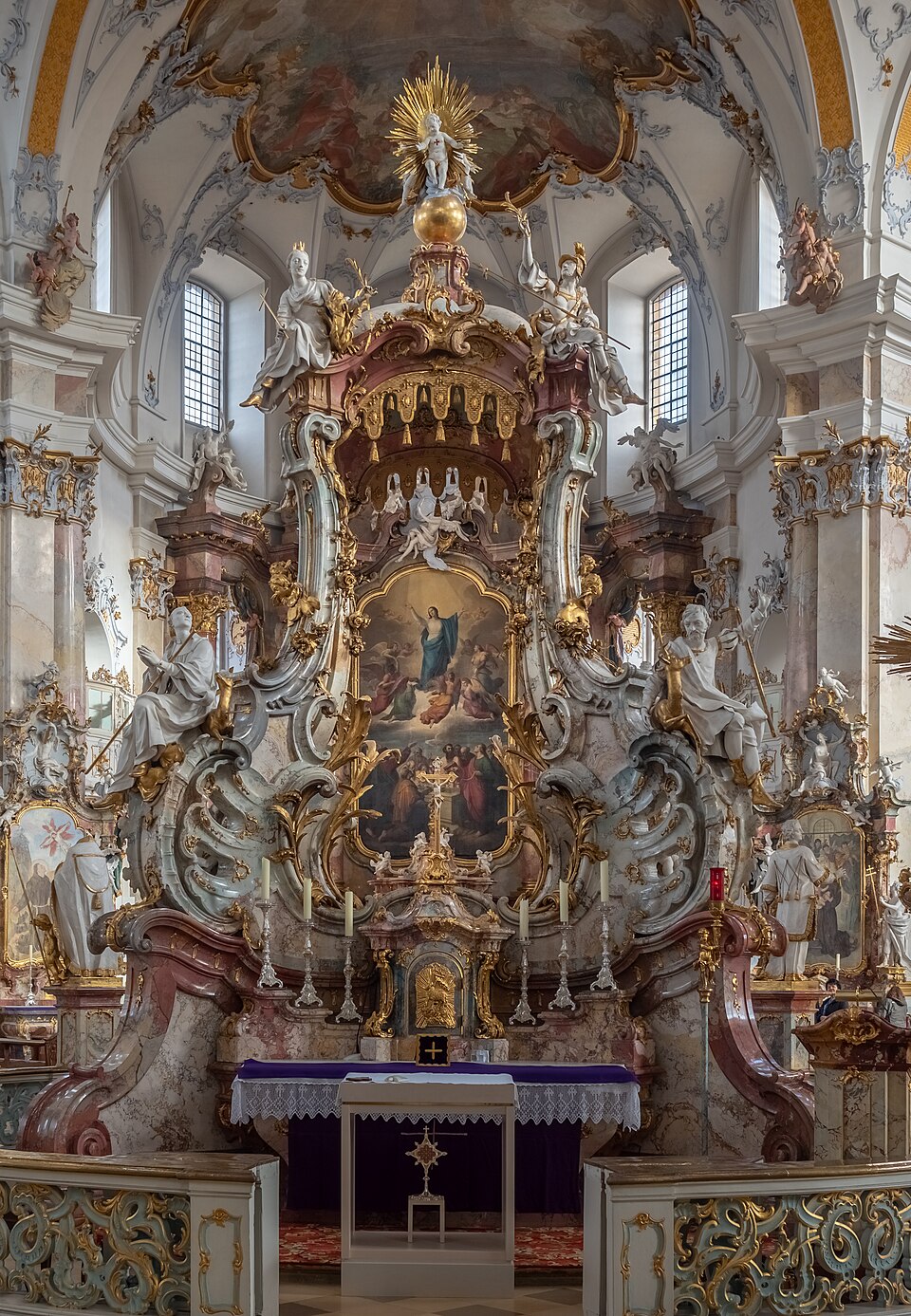 Autel de la Miséricorde représentant les statues des Quatorze Saints Auxiliaires à la Basilique des Quatorze Saints Auxiliaires