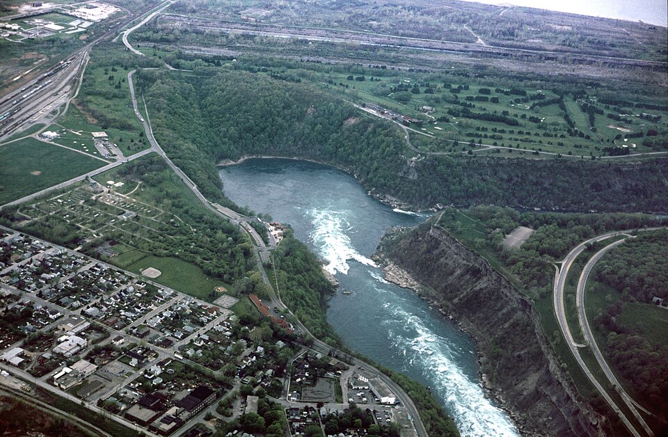 Le bassin tourbillonnaire de la rivière Niagara dans les gorges du Niagara.