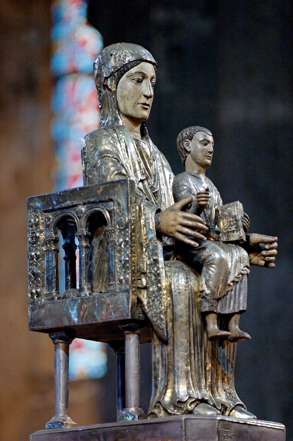 Statue romane de la Vierge comme siège de la sagesse, XIIe siècle