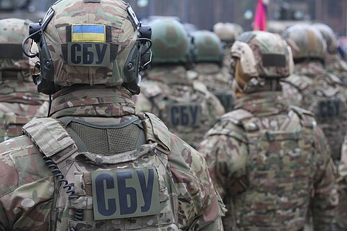 Les opérateurs du groupe SBU Alpha portent MultiCam