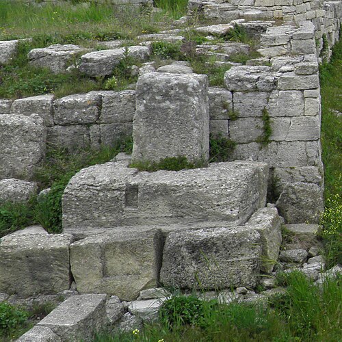 Pilier non structurel de la Porte Sud