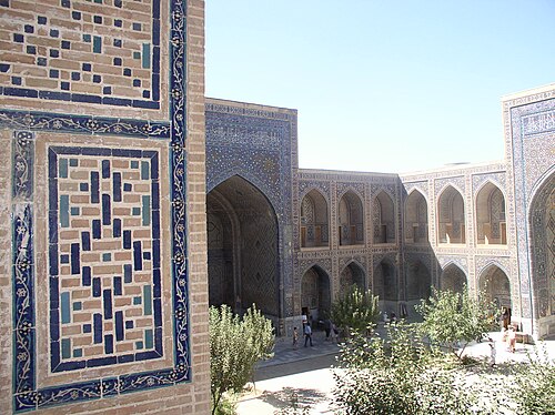 Cour de la médersa Ulugh Beg