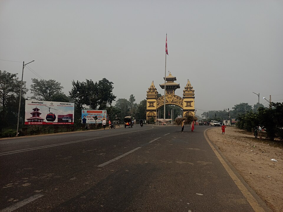 Shankhacharya, Gate, Birgunj, est le principal point d'entrée du Népal depuis l'Inde
