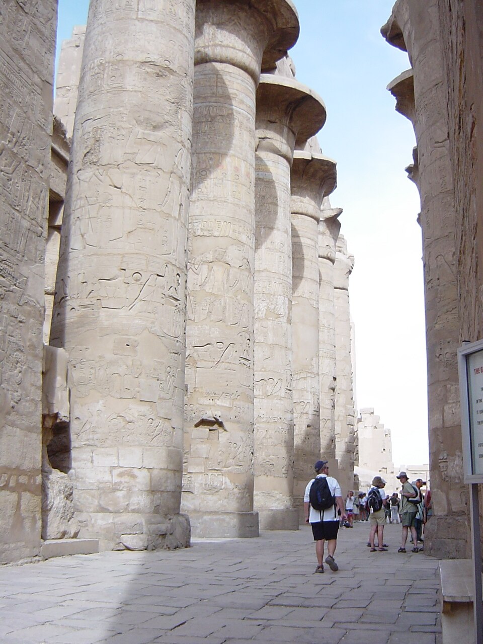 La grande salle hypostyle de Karnak (Égypte)