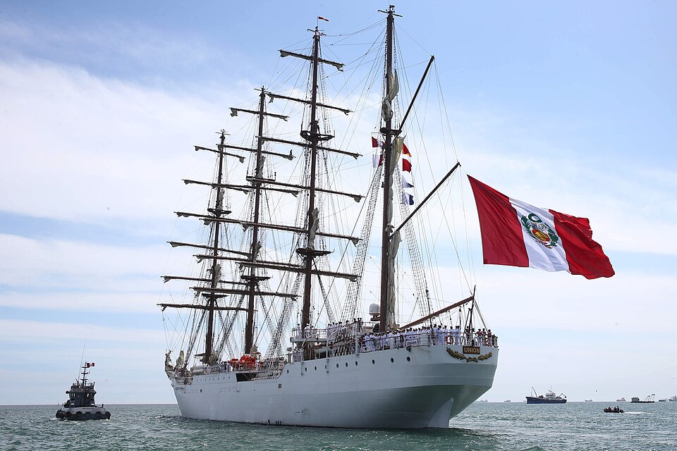 BAP Unión quitte le port de Callao