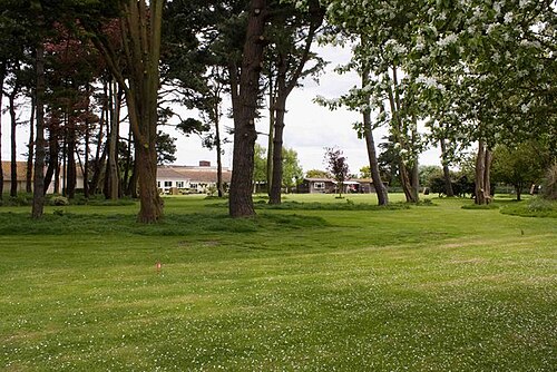 Concourse d'Earnley, West Sussex, 2009[a]