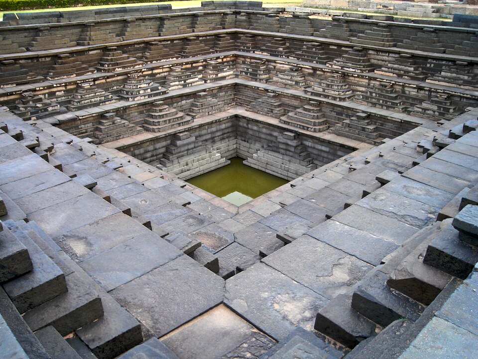 Puits à degrés, Hampi