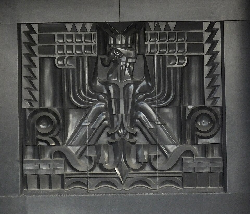 Mieczysław Kotarbiński, Coat of arms of Poland, basalt relief in Art Deco style, Warsaw, 1931.