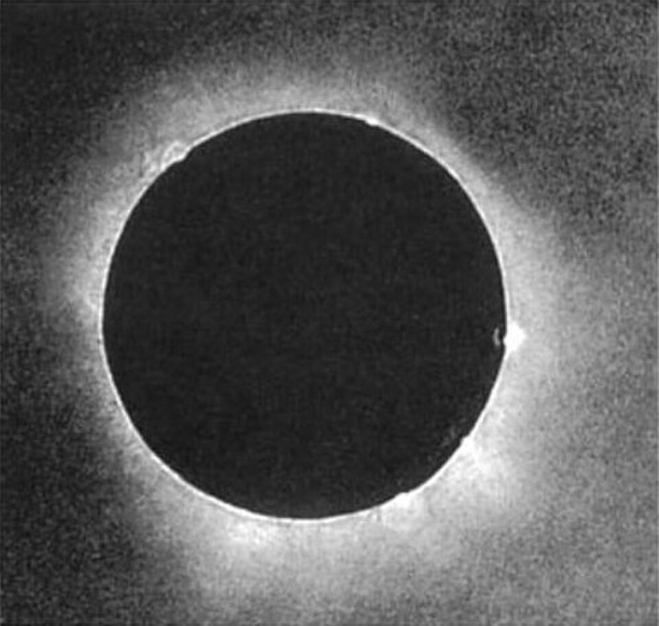 L'éclipse solaire du 28 juillet 1851, la première photographie correctement exposée d'une éclipse solaire réalisée grâce au procédé du daguerréotype