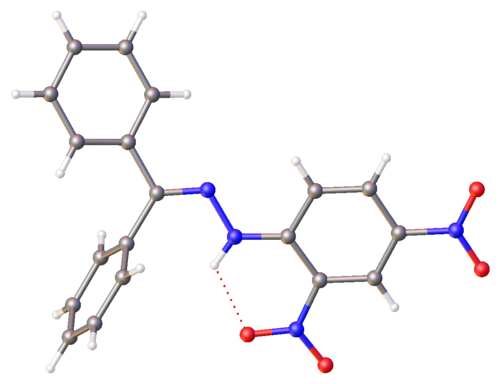 Structure aux rayons X de l'hydrazone de la benzophénone dérivée du DNP. Paramètres sélectionnés : C=N, 128 pm ; NN, 138 pm, NNC(Ar), 119 pm[20]