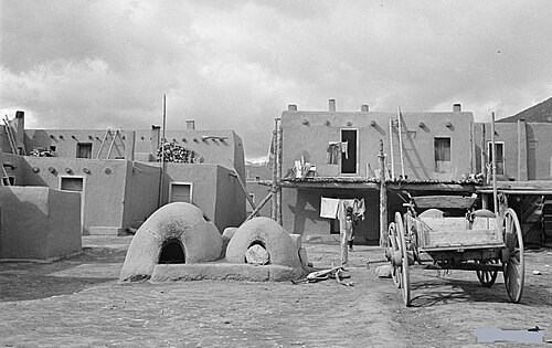 Pueblo de Taos montrant des fours en adobe