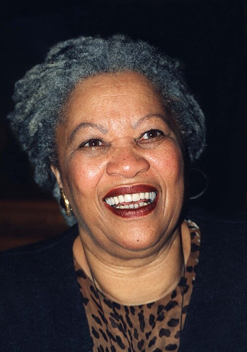 Toni Morrison, romancière acclamée et lauréate du prix Nobel (Howard)