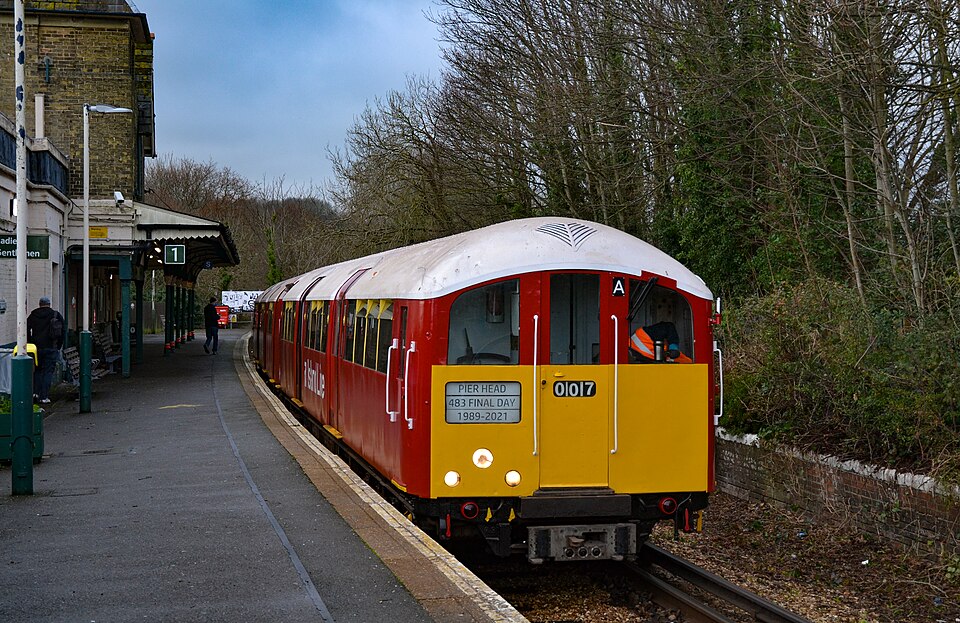 483007 Jess Harper à Shanklin le dernier jour de service de la flotte pour l'Island Line