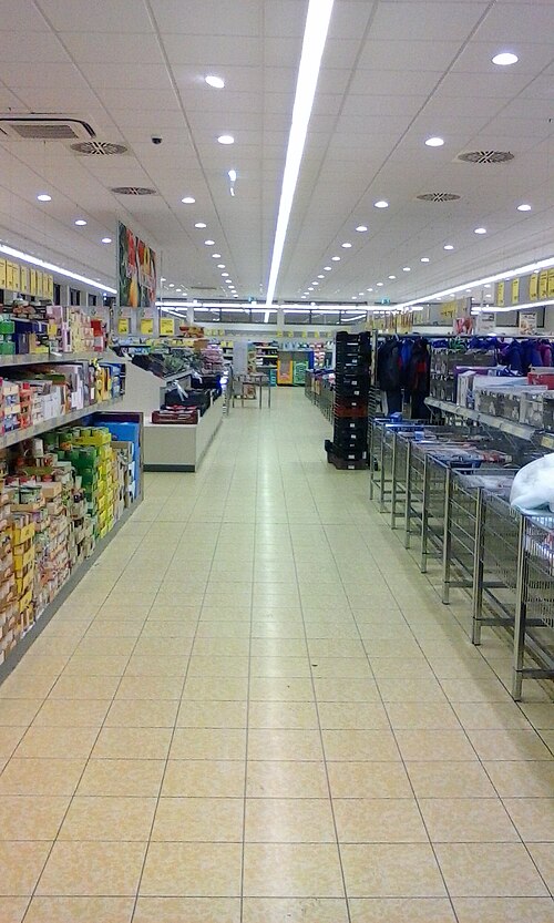 L'intérieur d'un magasin Aldi Süd en Hongrie