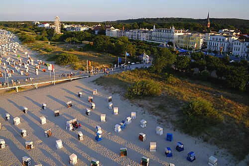Usedom, Poméranie occidentale, Allemagne - la plus longue promenade de plage d'Europe[3] (Ahlbeck ici)