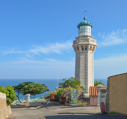 Phare du Mont Saint-Clair