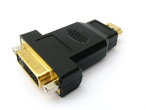 Un adaptateur avec un connecteur de prise DVI vers un connecteur de prise HDMI.