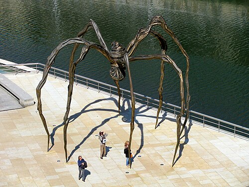 Louise Bourgeois, Maman, 1999, devant le musée Guggenheim
