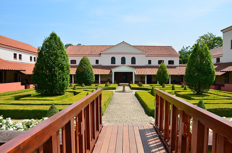 Villa romaine reconstituée à Borg