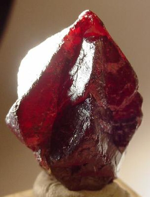 Cristaux de cinabre sur dolomite de la préfecture de Tongren, Guizhou, Chine