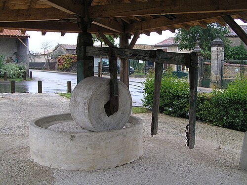 Meule et manège - Agris (Charente)