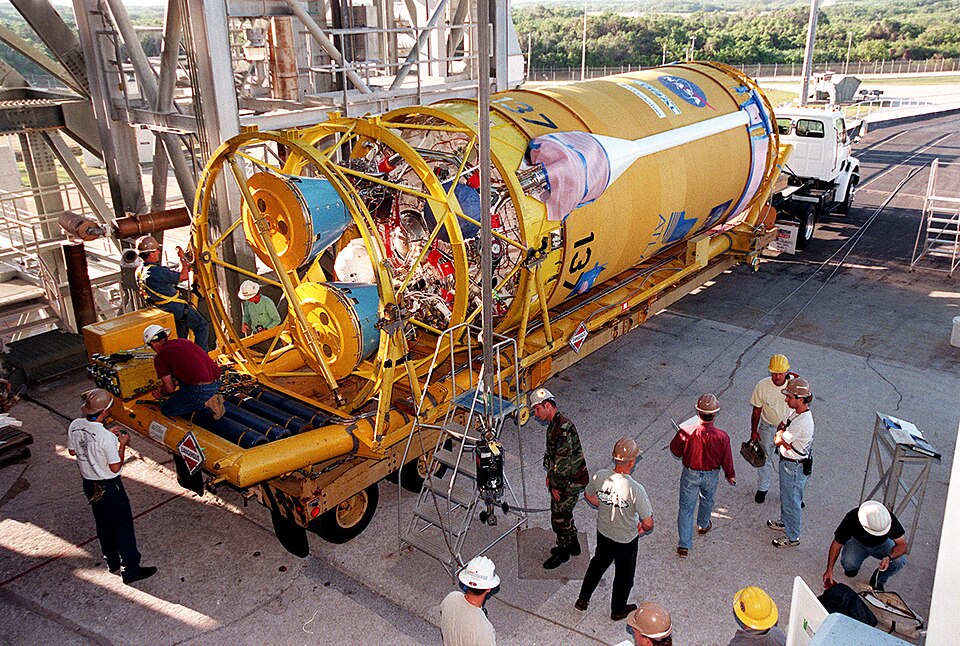 Le Centaur IIA arrive au complexe de lancement 36A pour le lancement de GOES-L.