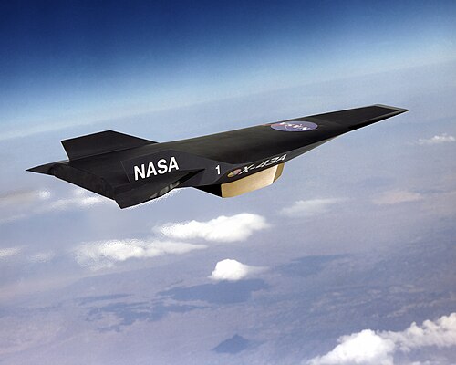Conception artistique d'un jet noir sans ailes avec un profil de nez pointu et deux stabilisateurs verticaux voyageant haut dans l'atmosphère.