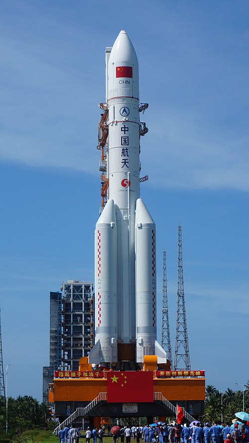 La fusée porteuse Longue Marche 5 sur le site de lancement spatial de Wenchang