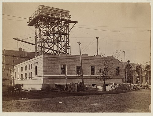 Construction du bâtiment McKim en 1889