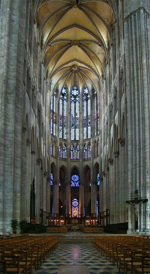 Choeur de la cathédrale de Beauvais (commencé en 1225) (48,5 mètres de haut)