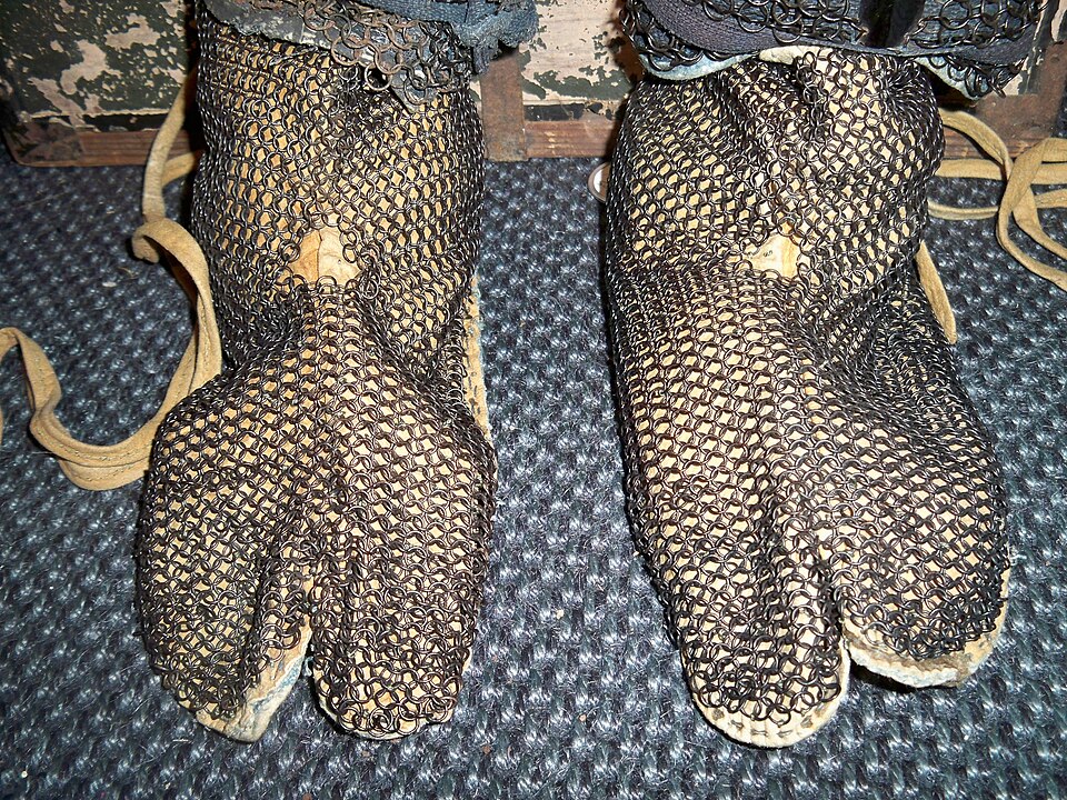 Chaussettes en mailles japonaises (samouraï) de la période Edo des années 1800 ou tabi kusari, anneaux aboutés.